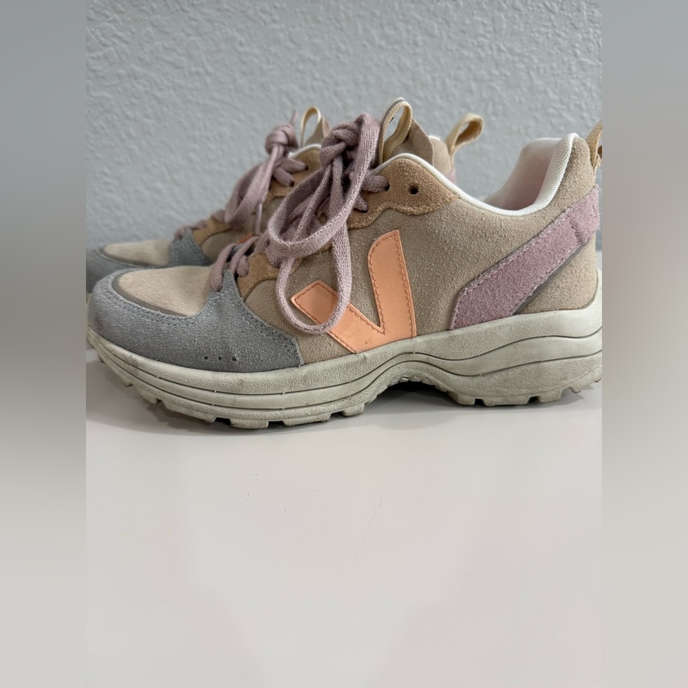 Veja Women's Sneakers in Cream and Pink - Picture 5 of 9